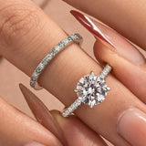 Solisfine Moissanite 2.0Ct Round Cut Engagement Ring With Green & White Round Cut Wedding Band
