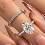 Solisfine Moissanite 4.0Ct Oval Cut Engagement Ring With Green & White Round Cut Wedding Band